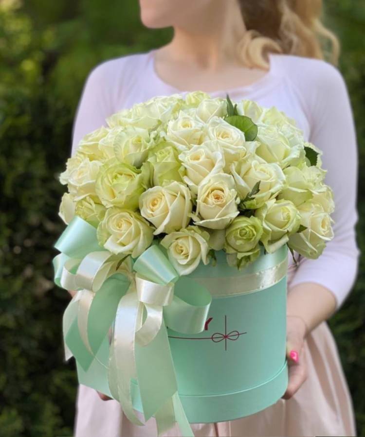 51 White Roses in a Hat Box